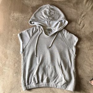 Guess distress shortsleeved hoodie. Pre Owned.